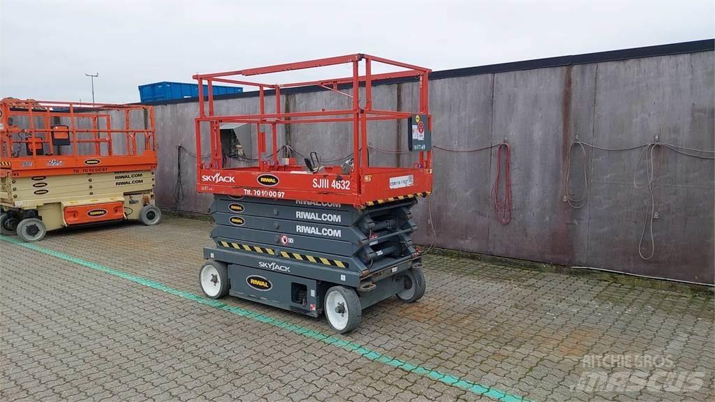 SkyJack SJIII4632 Nožnicové zdvíhacie plošiny