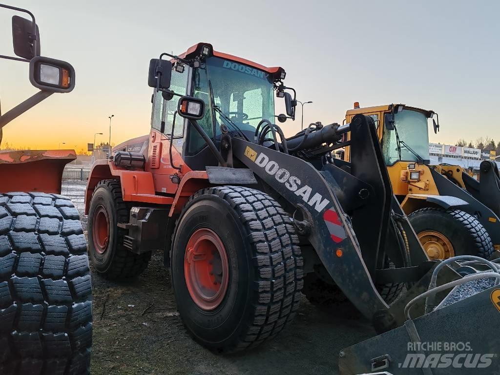 Doosan DL 220 Kolesové nakladače