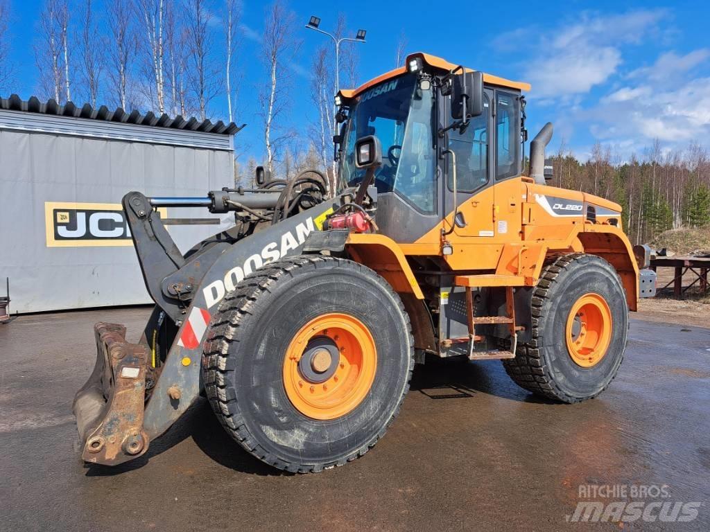 Doosan DL 220 Kolesové nakladače