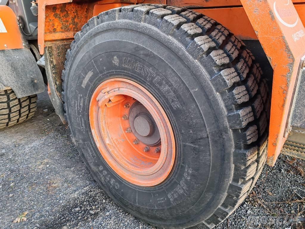Doosan DL 220 Kolesové nakladače