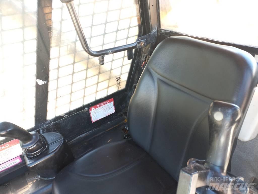JCB 1110 T Šmykom riadené nakladače