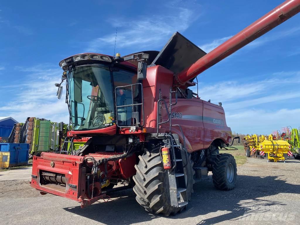 Case IH AF 5140 Kombinované zberacie stroje