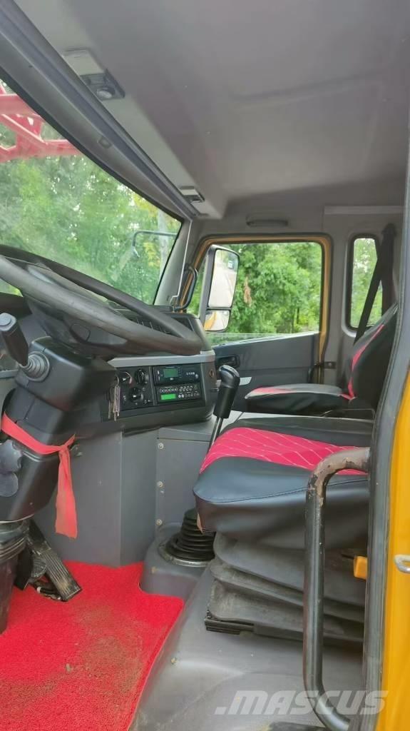 Sany STC 250 H Univerzálne terénne žeriavy