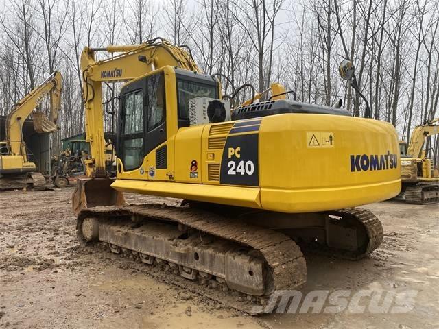 Komatsu pc240-8 Pásové rýpadlá