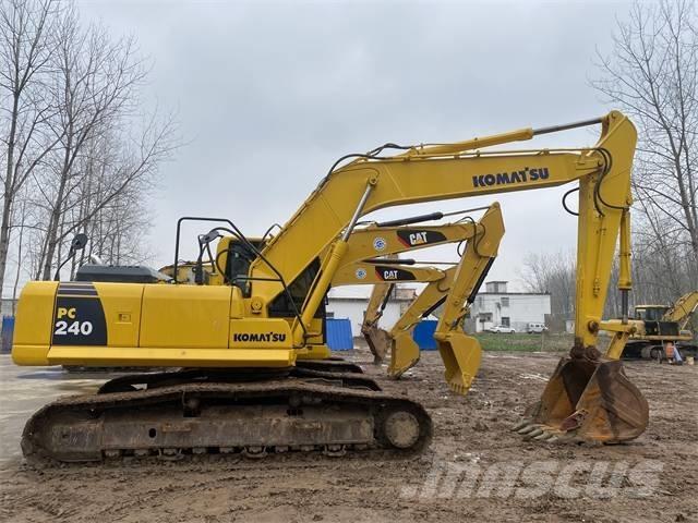 Komatsu pc240-8 Pásové rýpadlá