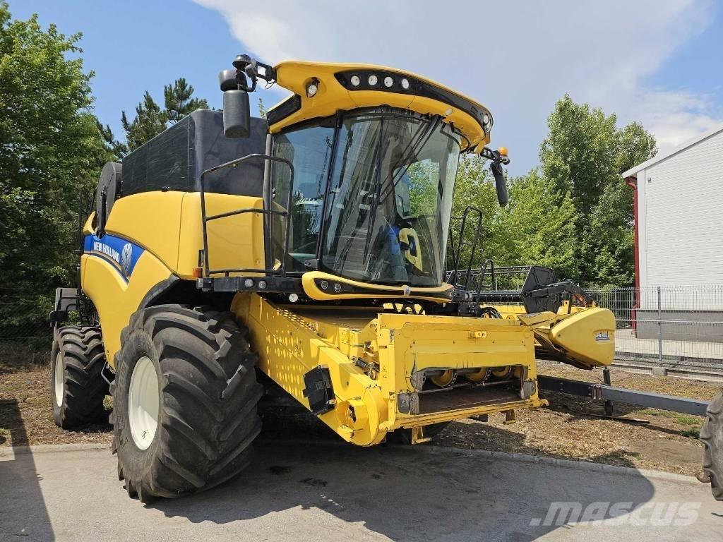 New Holland CX8.70 Kombinované zberacie stroje