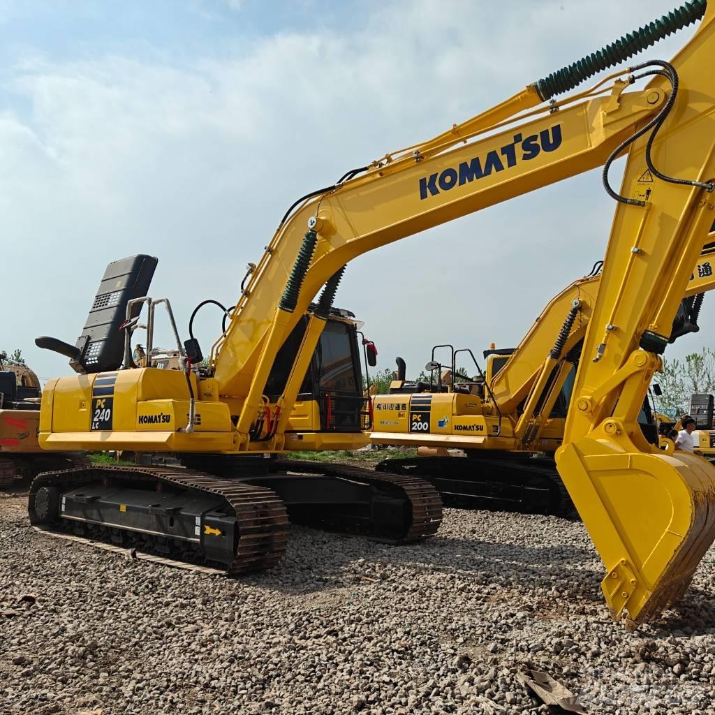 Komatsu 240LC-8 Pásové rýpadlá