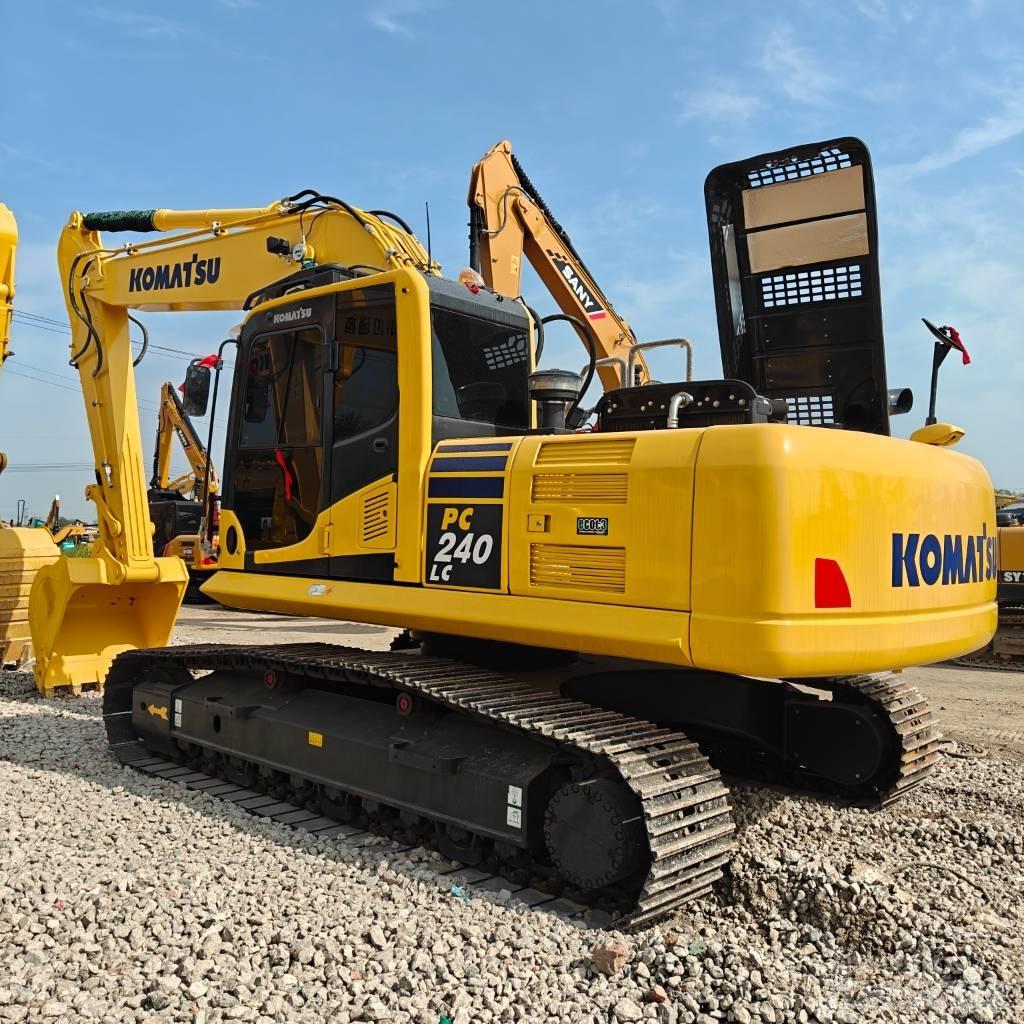 Komatsu 240LC-8 Pásové rýpadlá