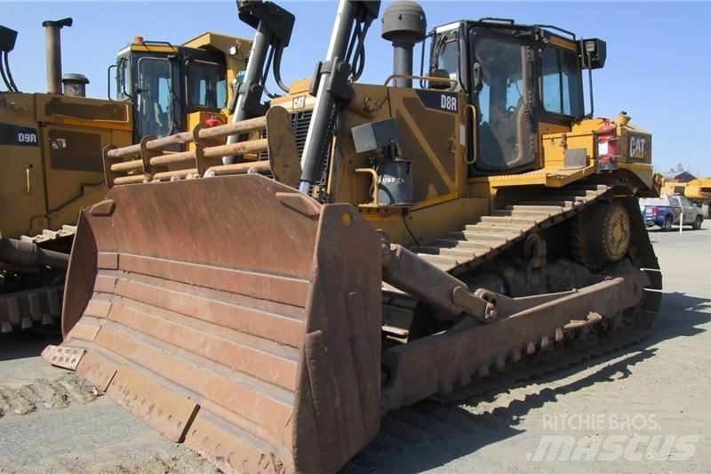 CAT D8R Pásové dozéry