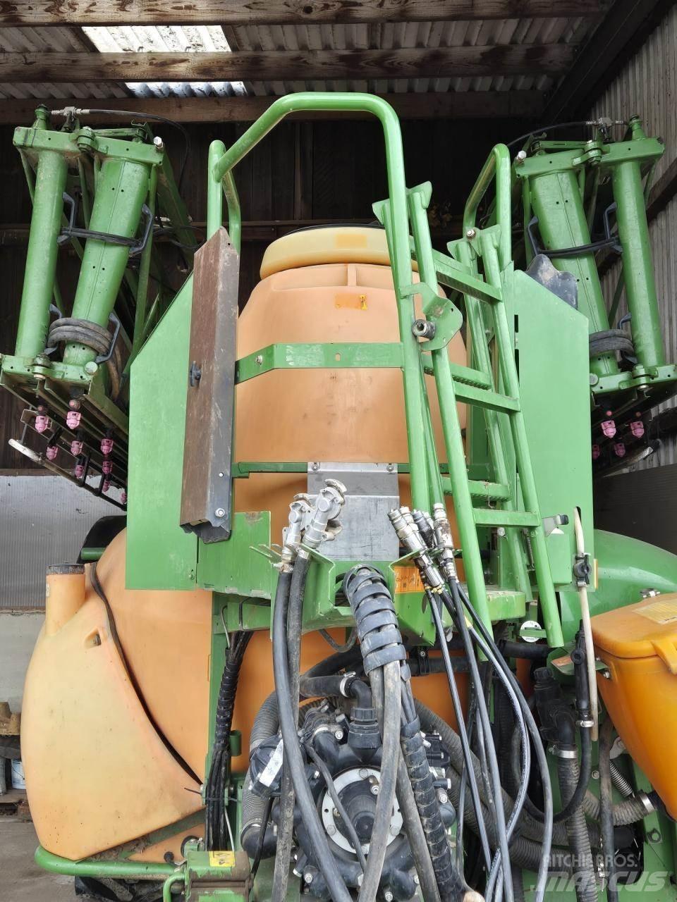 Amazone UX 4200 Ťahané postrekovače