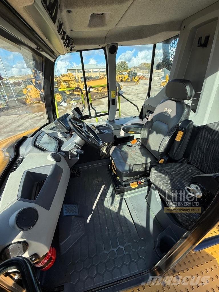 CAT 730 Kĺbové nákladné autá