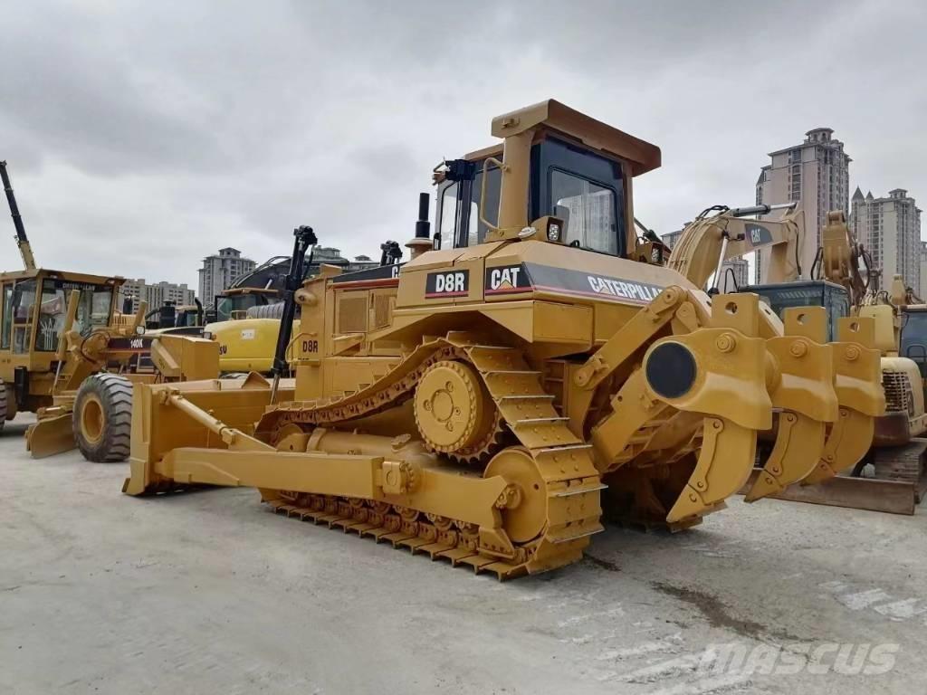 CAT D 8 R Pásové dozéry