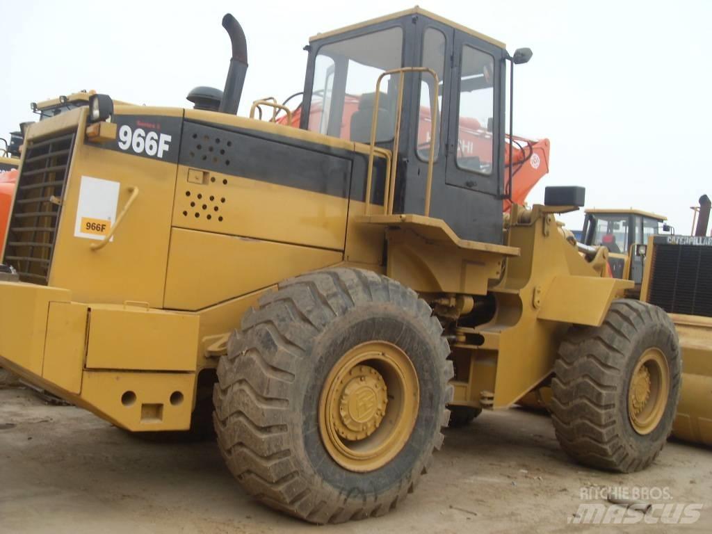 CAT 966 F Kolesové nakladače