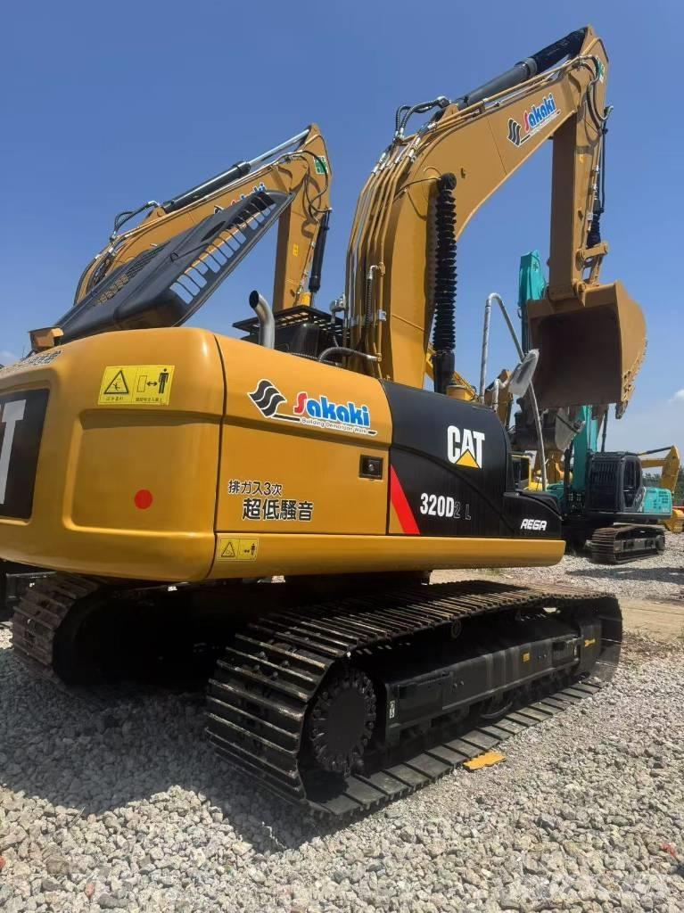 CAT 320d2 Pásové rýpadlá