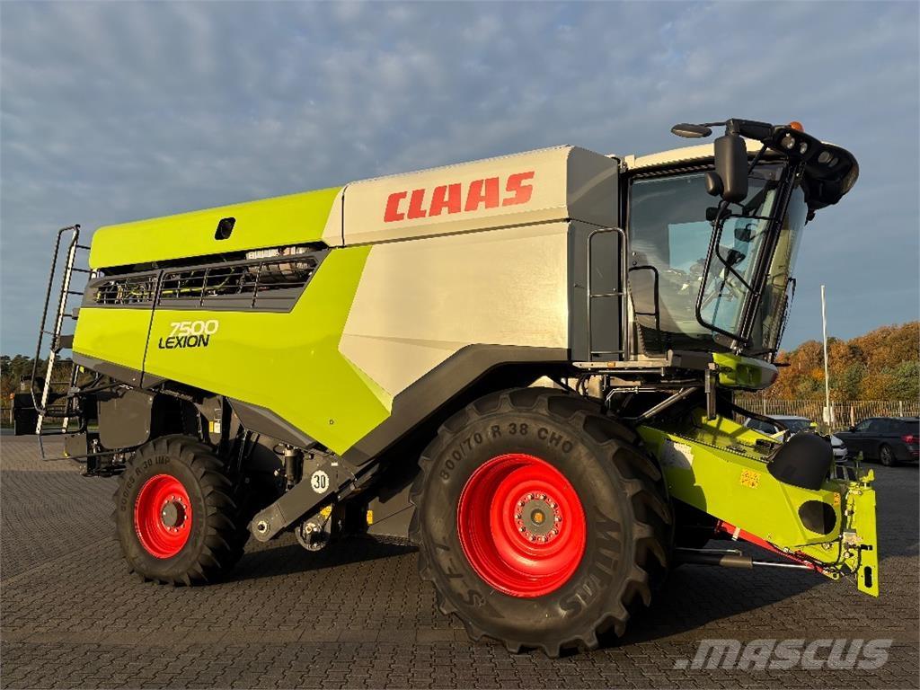 CLAAS LEXION 7500 Kombinované zberacie stroje