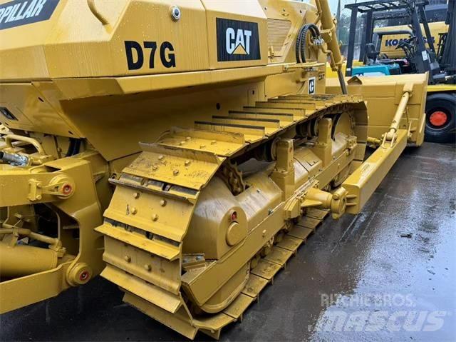 CAT D 7 G Pásové dozéry