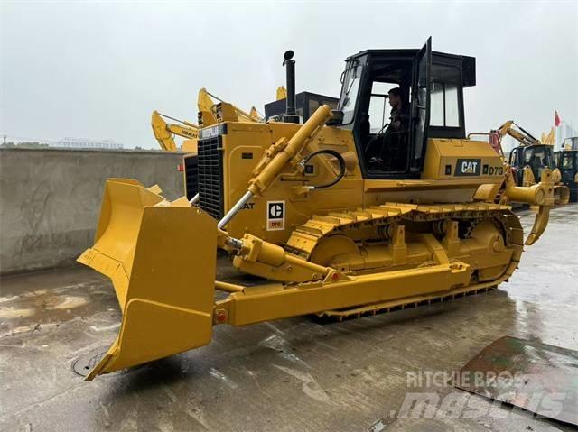 CAT D 7 G Pásové dozéry