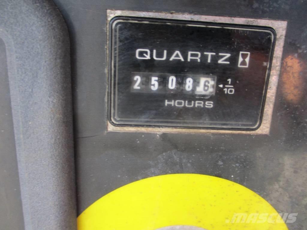 JLG 340 AJ (511) Kompaktné samohybné kĺbové plošiny