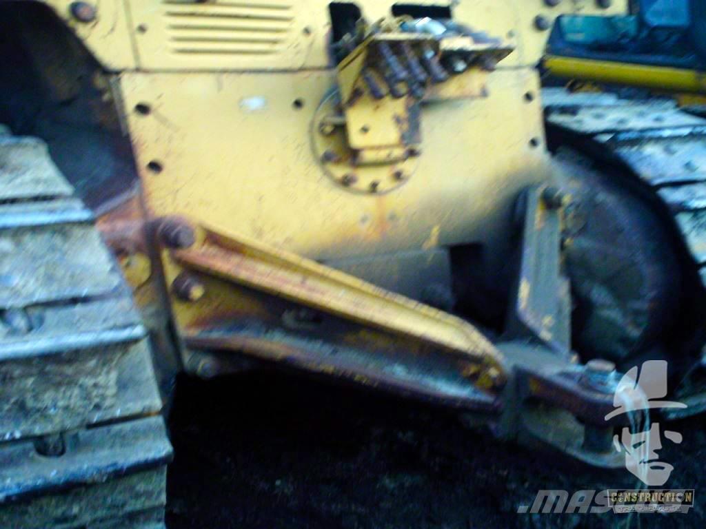 CAT D 8 K Pásové dozéry