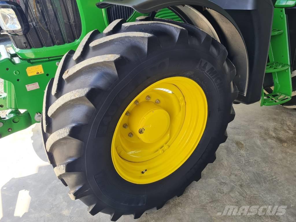 John Deere 7430 AP Traktory