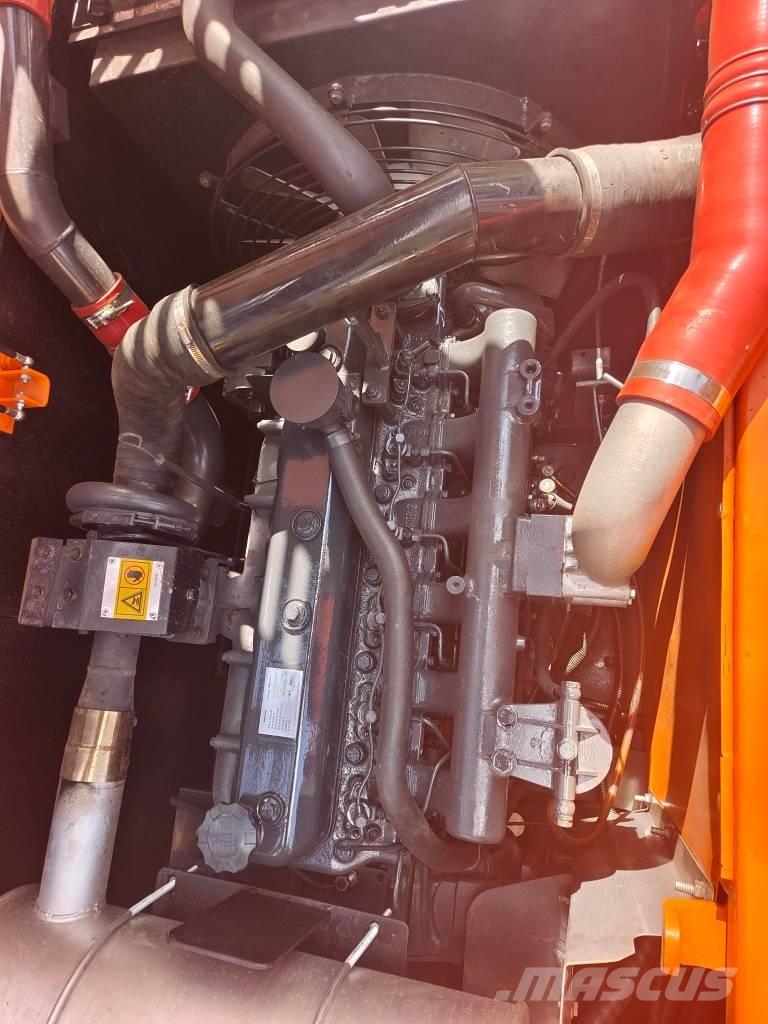 Doosan DX225 LC-9C Pásové rýpadlá