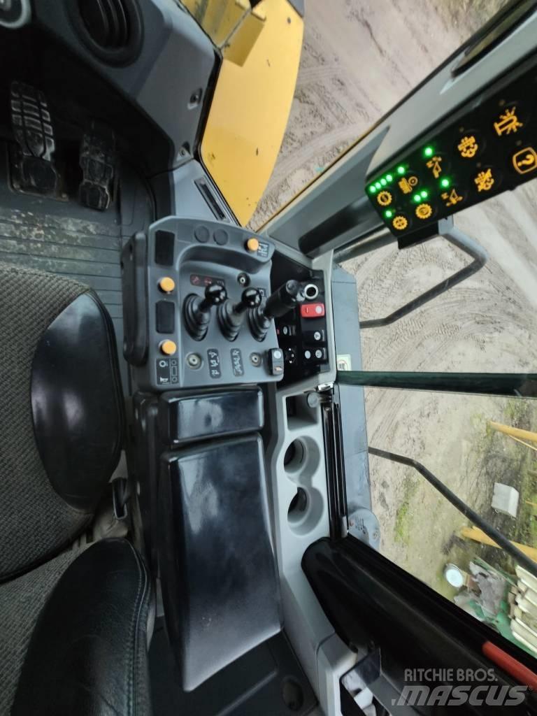 CAT 950M Kolesové nakladače