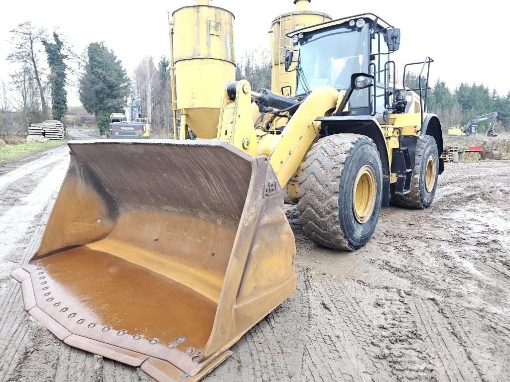 CAT 950M Kolesové nakladače