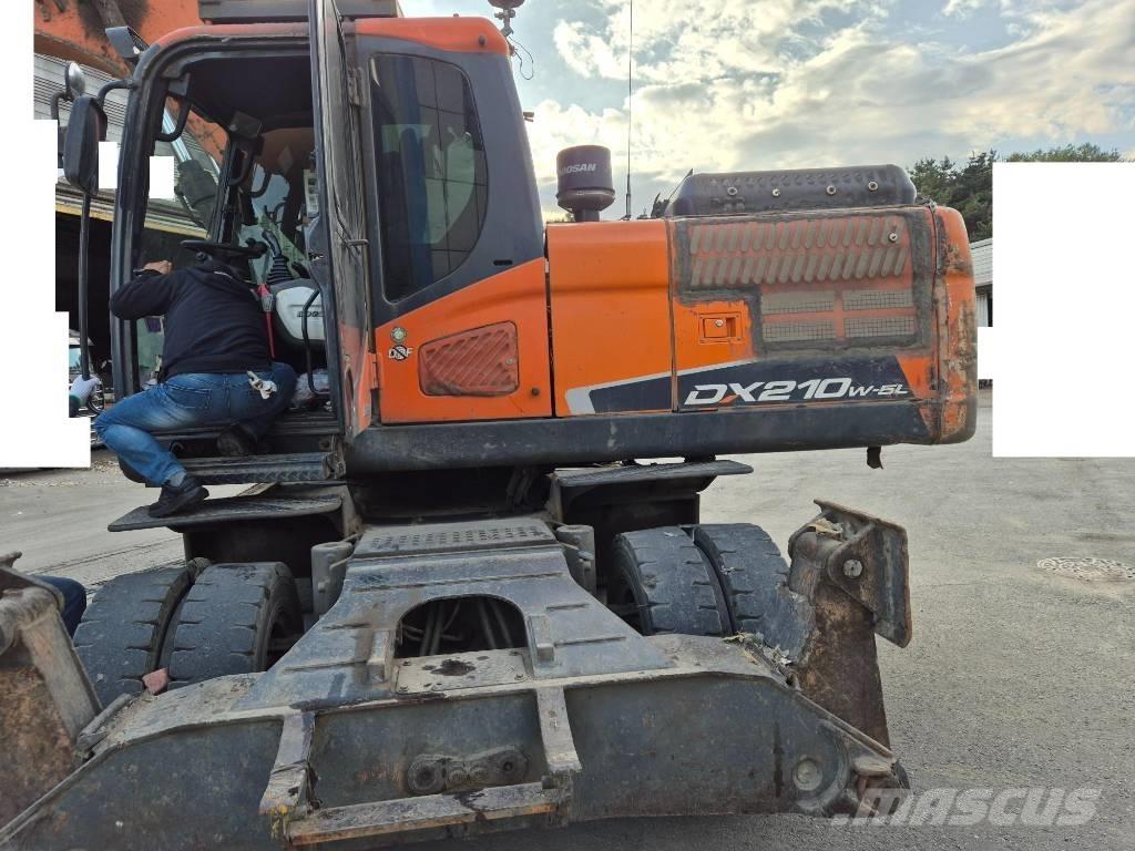 Doosan DX 210 W Kolesové rýpadlá