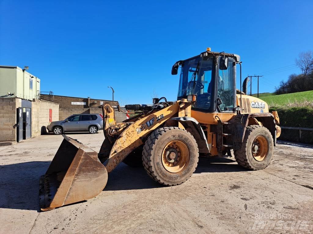 CASE 521 F XR Kolesové nakladače