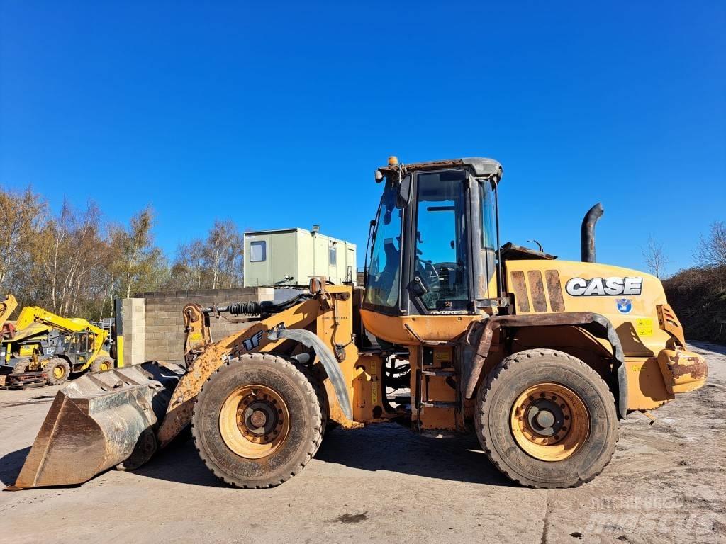 CASE 521 F XR Kolesové nakladače
