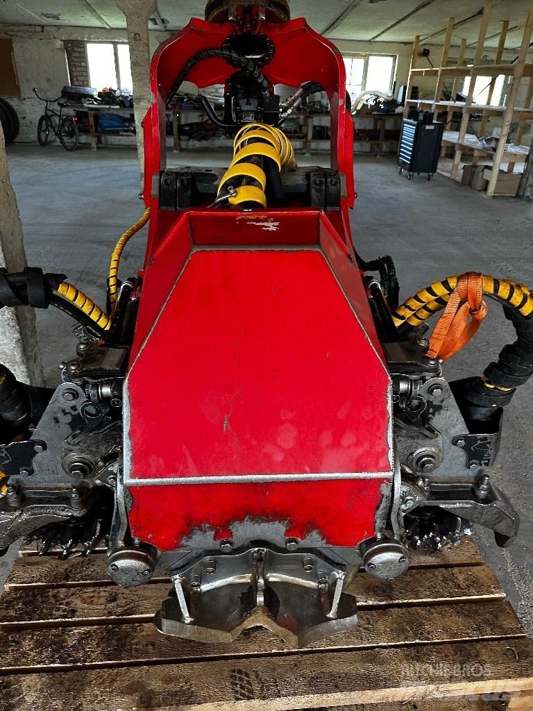 Komatsu C144 Žatevné hlavy