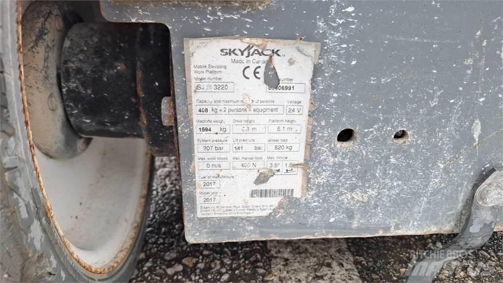 SkyJack SJIII3220 Nožnicové zdvíhacie plošiny