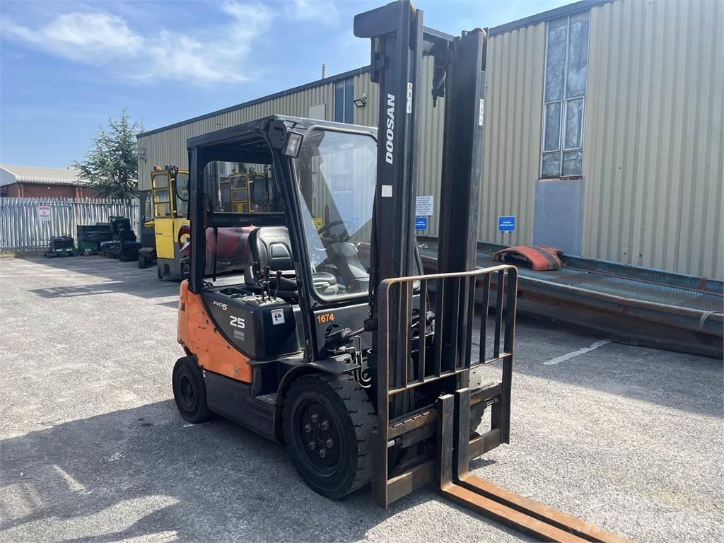 Doosan G25E-5 LPG vozíky