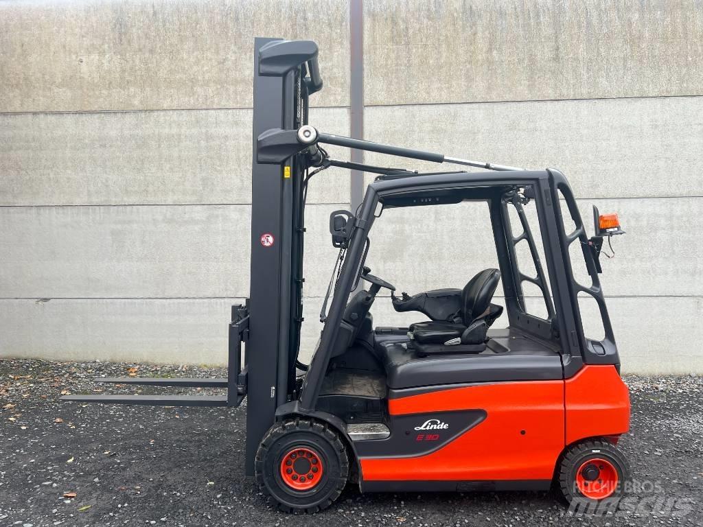 Linde E30L-01 Akumulátorové vozíky