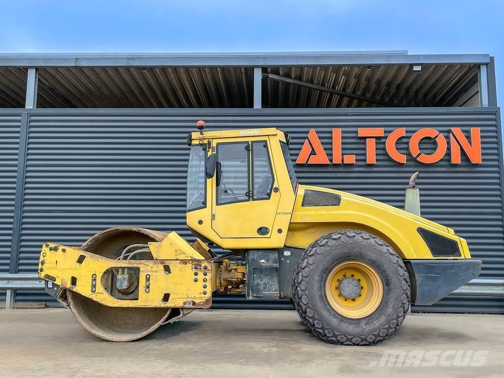 Bomag BW 213 DH-4 Ťahačové valce