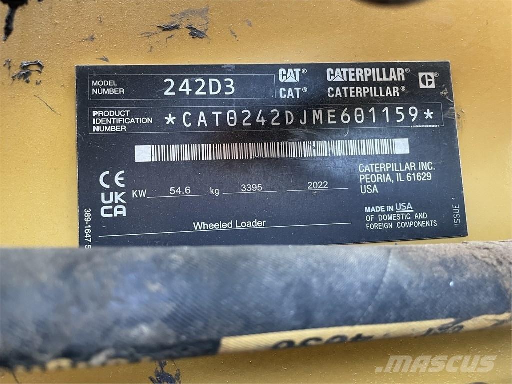 CAT 242D3 Šmykom riadené nakladače