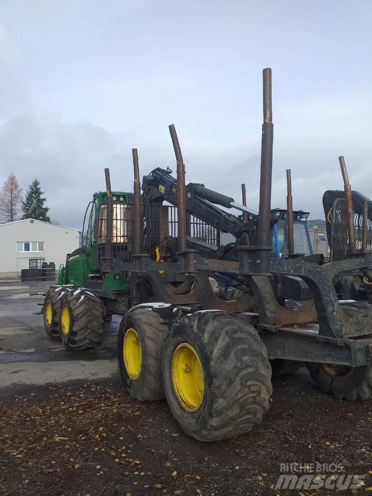 John Deere 1510 E Lesné traktory