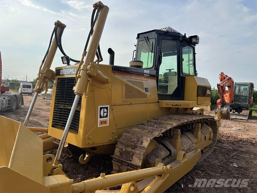 CAT D7G Pásové dozéry
