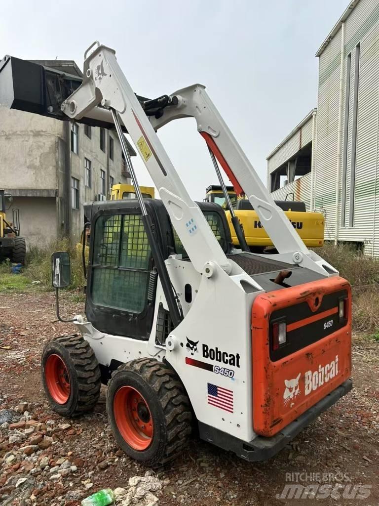 Bobcat S450 Šmykom riadené nakladače