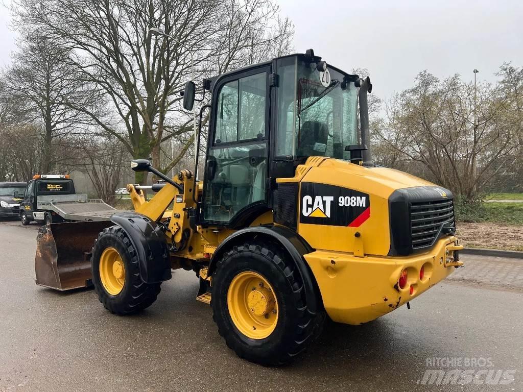 CAT 908M Kolesové nakladače