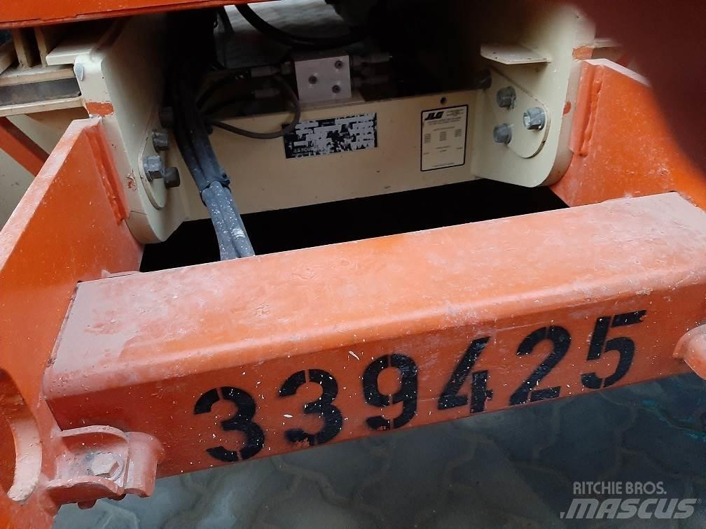 JLG 3394RT Nožnicové zdvíhacie plošiny