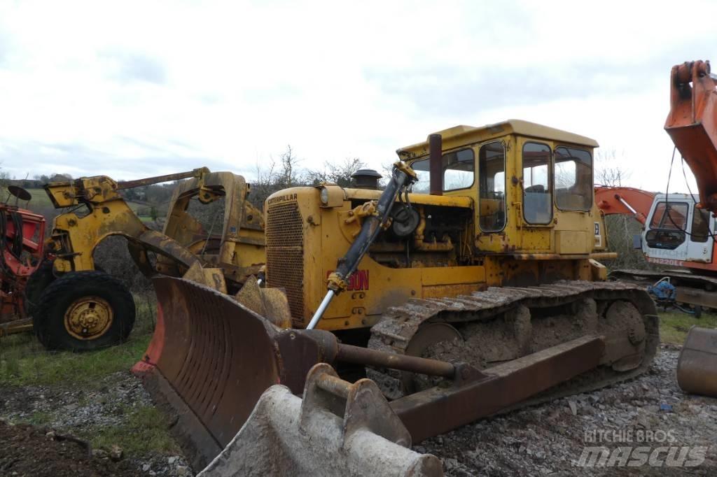CAT D 8 H Pásové dozéry