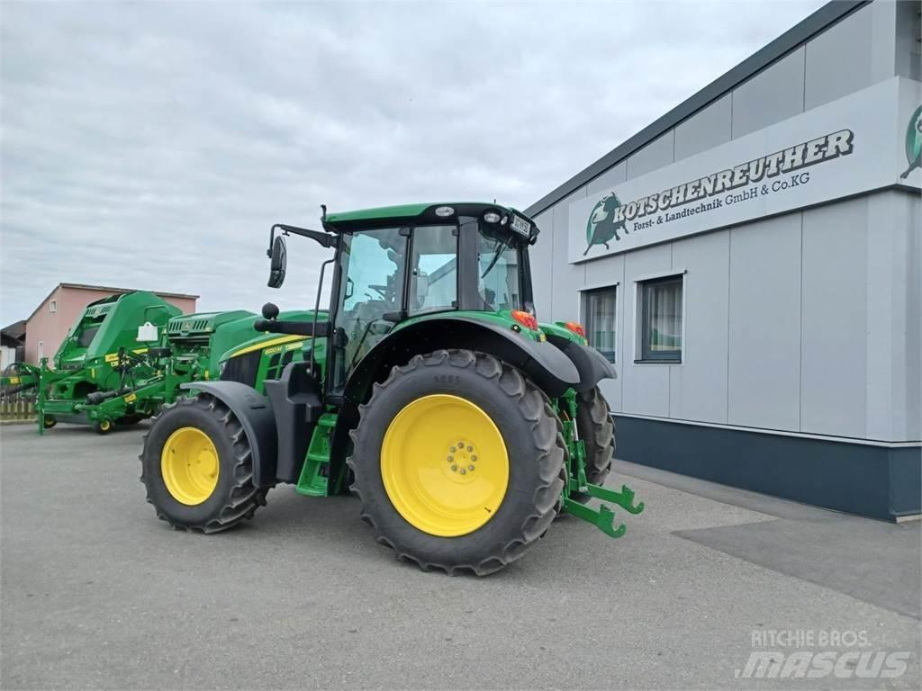 John Deere 6120M Traktory
