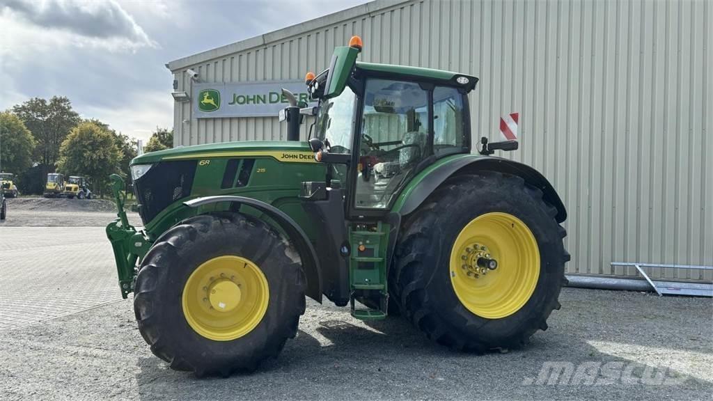 John Deere 6R215 Traktory