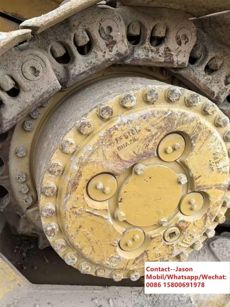 CAT D 8 T Pásové dozéry