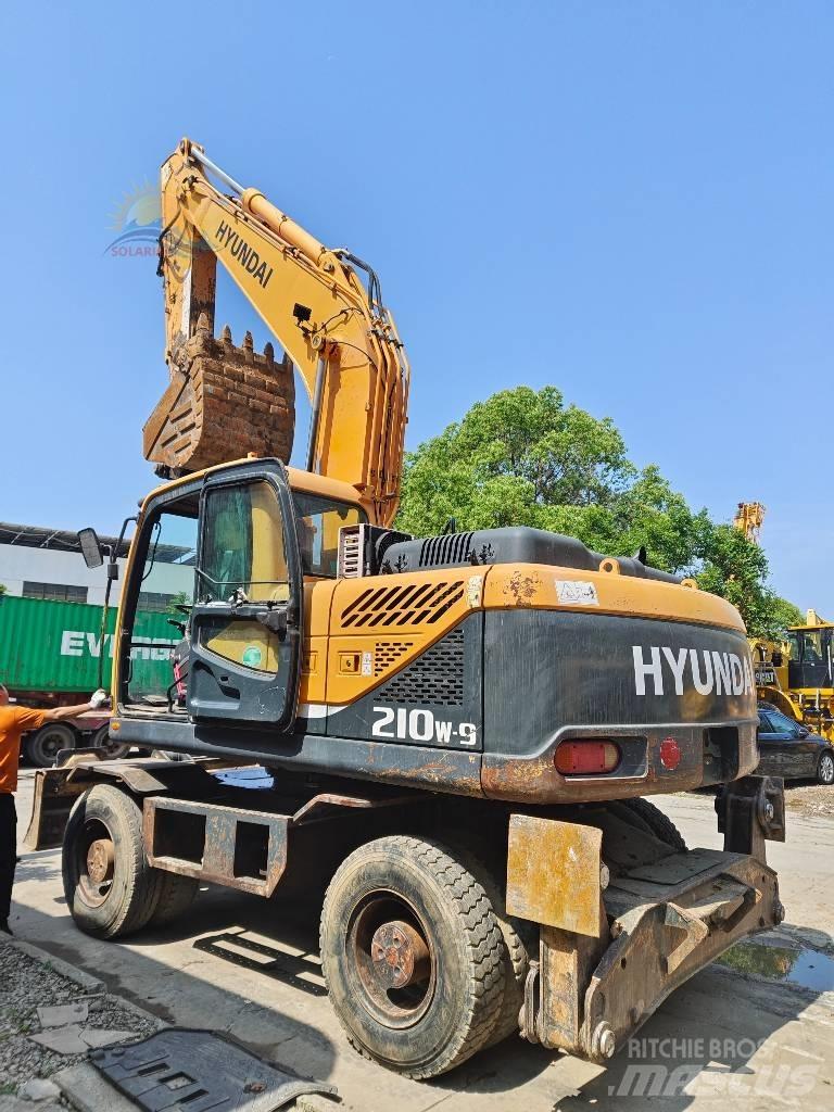 Hyundai R210W-9 Kolesové rýpadlá