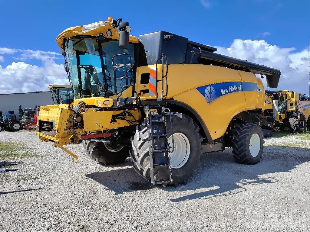 New Holland CX 8090 Kombinované zberacie stroje