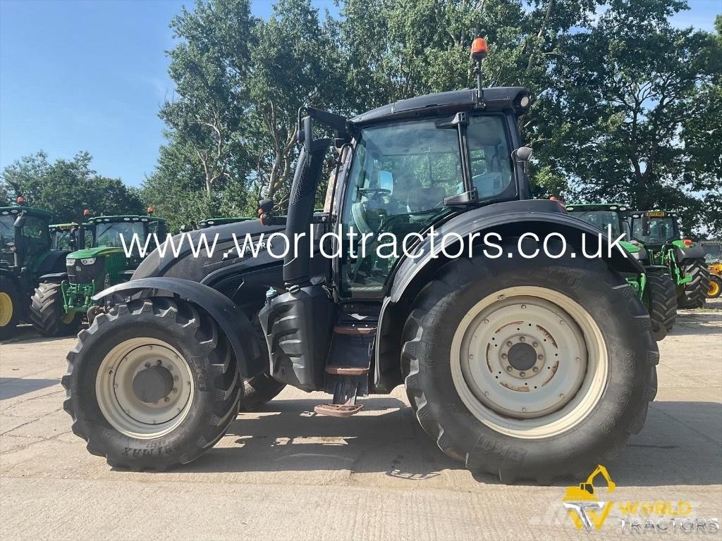 Valtra T 234 Traktory