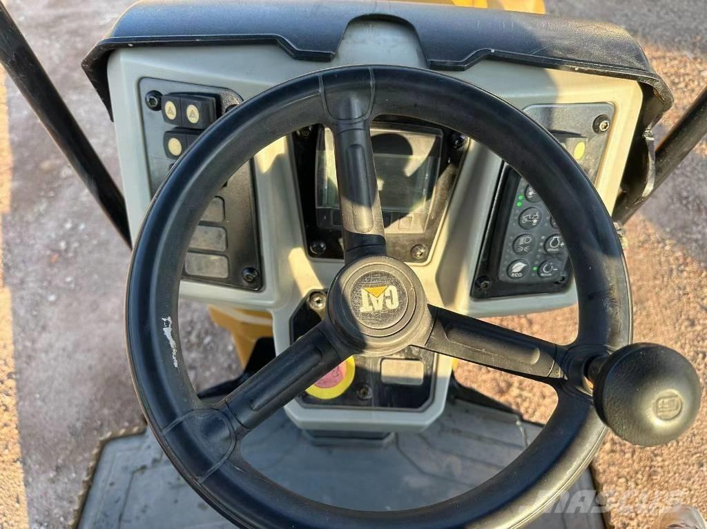 CAT CB 24 B Tandemové valce