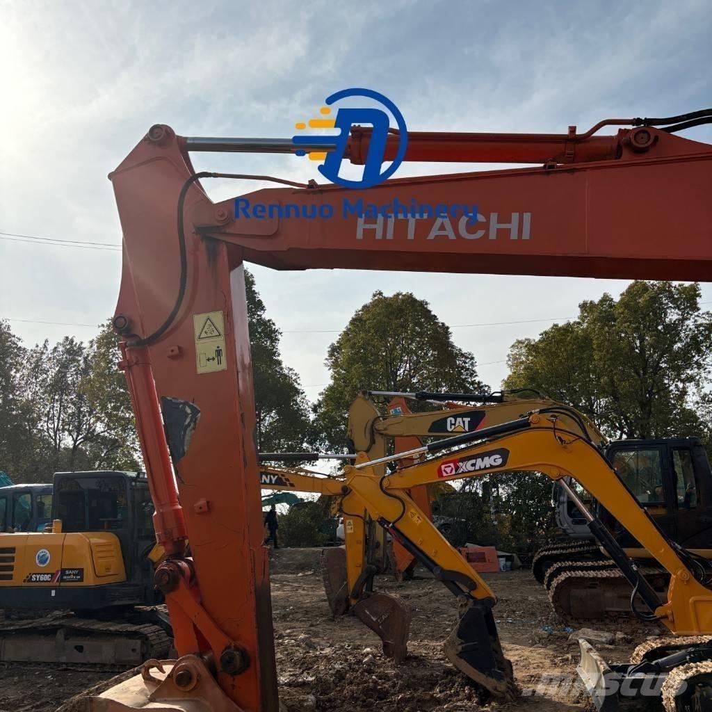 Hitachi ZX 135 US Pásové rýpadlá